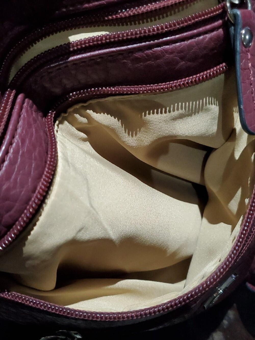 Giani Bernini Plum Textured Leather Crossbody with Logo Medallion Casual Vacay - Picture 13 of 14